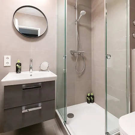 Limehome Luise Henriette Str - Digital Access Apartahotel Berlín